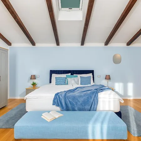 Azul Villa Sivati