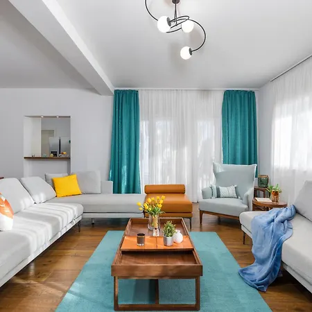 Azul Villa