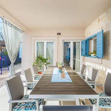 Azul Villa