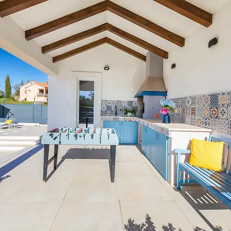 Azul Villa