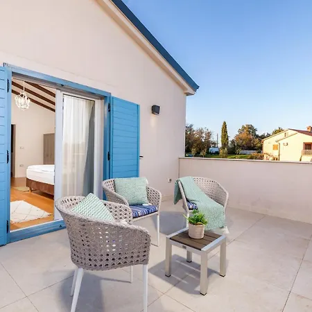 Azul Villa